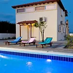 Villa Nefeli *