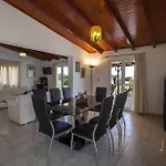 Villa Nefeli *