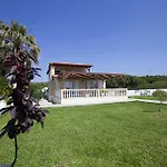 Villa Nefeli *