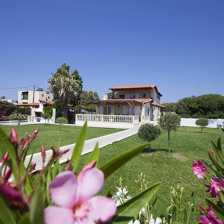 فيلة Nefeli كوتاري