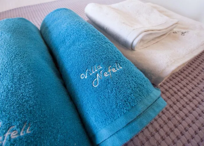 فيلة Nefeli كوتاري